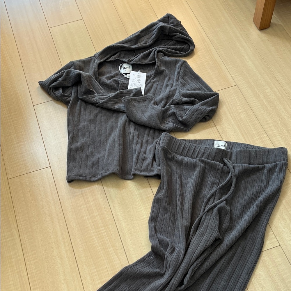 Lezay Gray Straight Leg Pants & Top Set. Effortlessly Fun & Feminine.